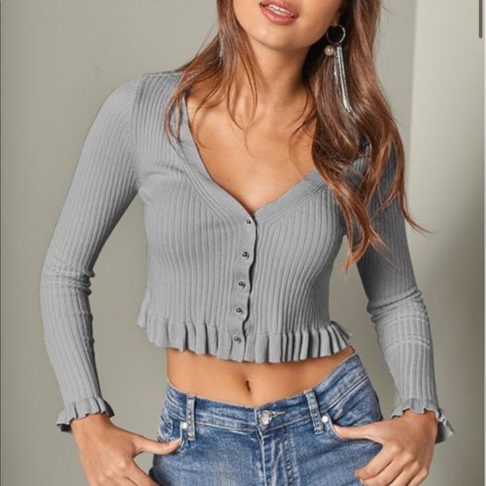 ✨SOLD✨ Venus Ruffle Detail Cardigan - Picture 5 of 13
